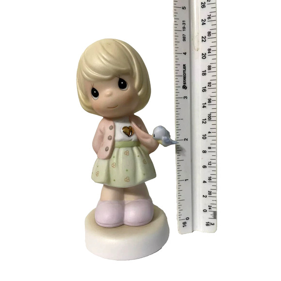 Precious Moments Figurine You Have a Heart of Gold 890626 Girl with Gold Heart - Picture 5 of 7